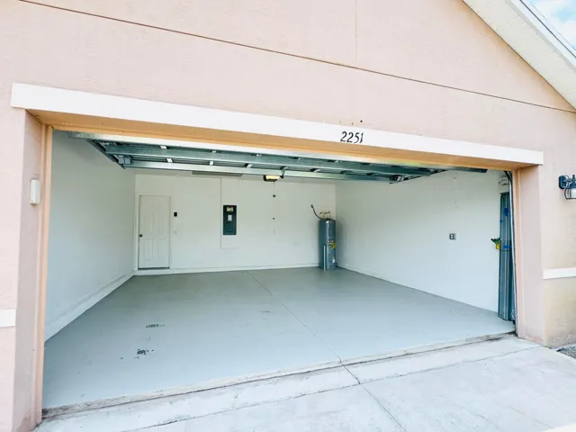 2251 GARFIELD FRONT 11