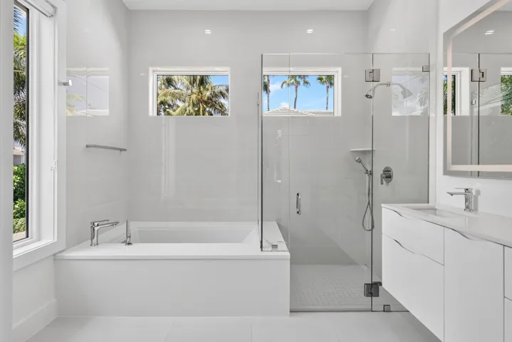 Casita baCasita bathroom #2throom