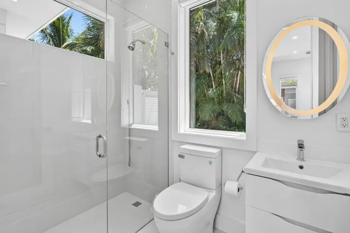Casita bathroom #1