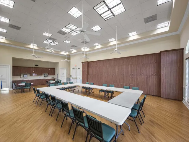 ARTS & CRAFTS ROOM