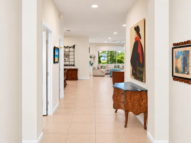 ENTRANCE FOYER