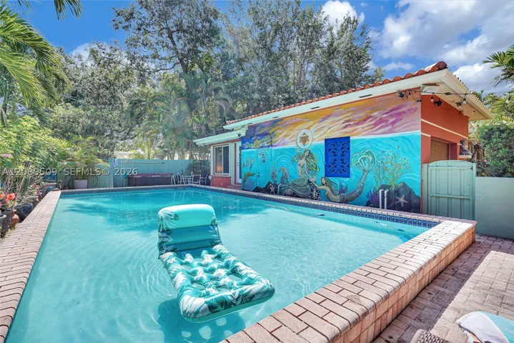 Pool