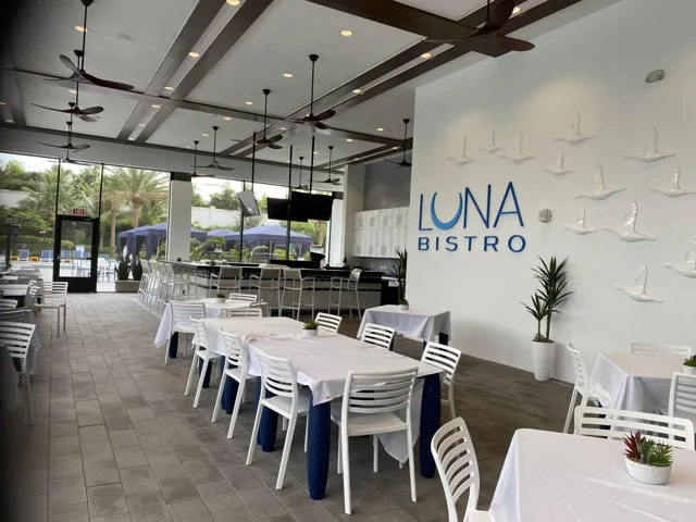 LUNA BISTRO