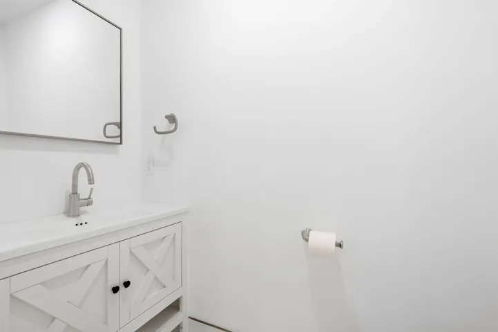 18-web-or-mls-5203_N_Flagler_Dr_07482
