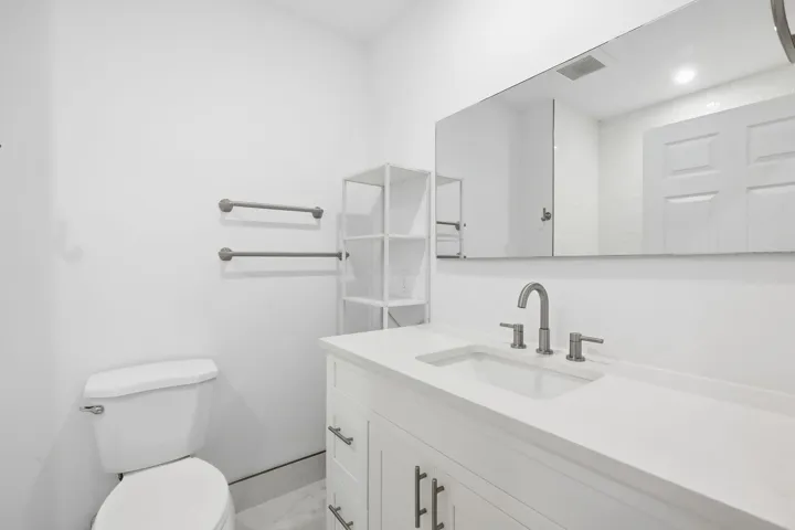 17-web-or-mls-5203_N_Flagler_Dr_07479