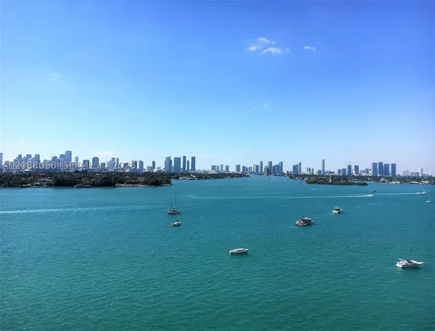 Direct Bay and City Views