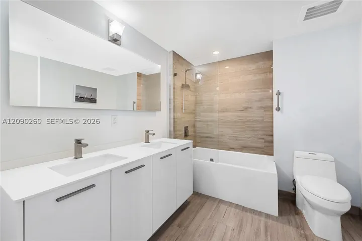 1300 Brickell Bay Dr 1905, Miami, Florida 33131