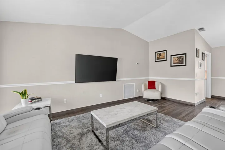 9-web-or-mls-22606-51