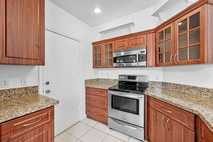 009-11031PeriwinkleLane-Tamarac-FL-33321