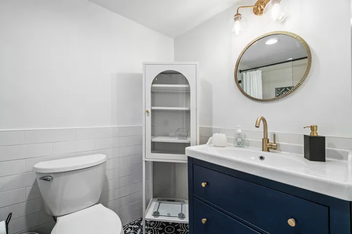 Primary Full Bathroom
