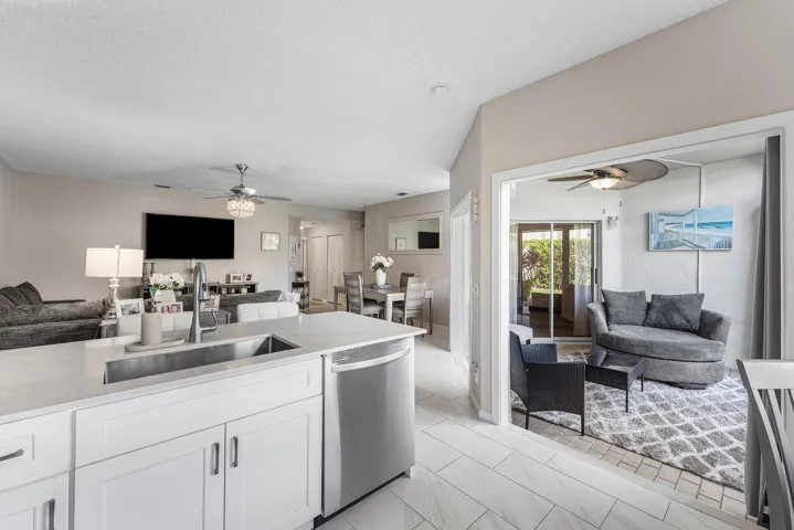 009-6735ViaRegina-BocaRaton-FL-33433-FUL