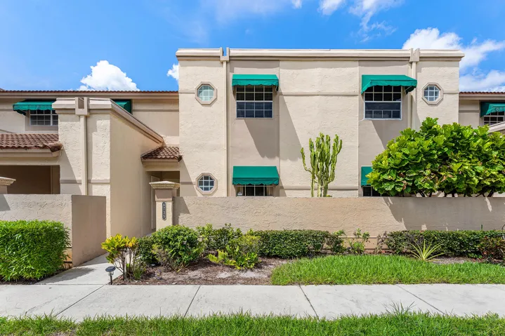 001-6735ViaRegina-BocaRaton-FL-33433-FUL