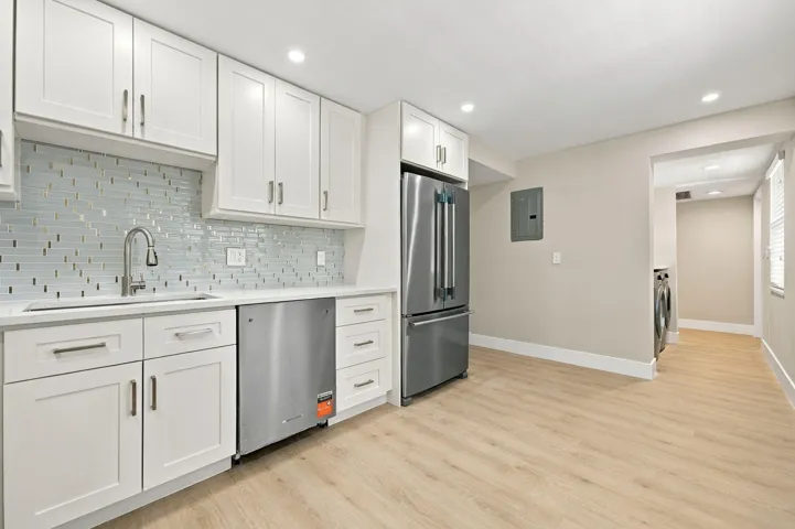 13-web-or-mls-806-cypress-grove-ln-303