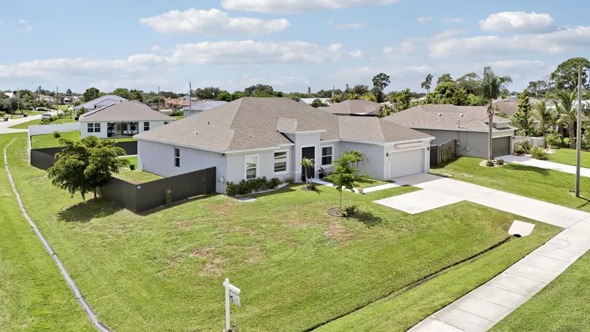 erial View of Home and Yard