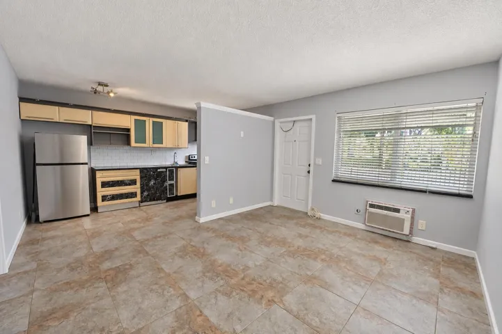 220 unit 3 living