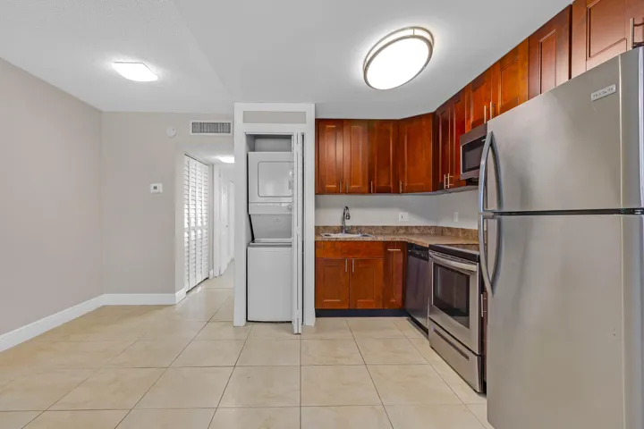 520NE45THSTUNIT7-19