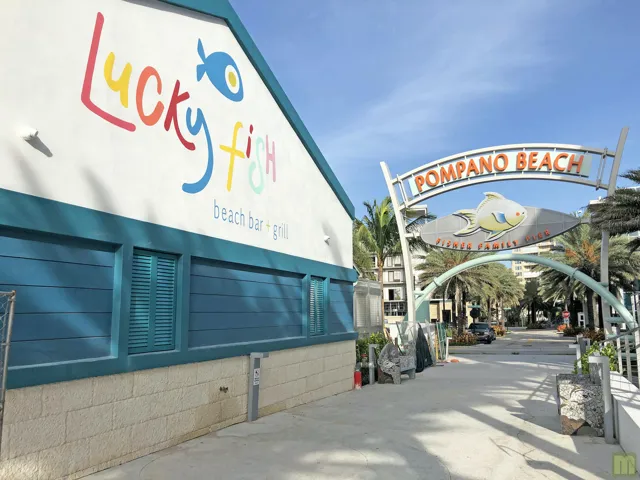 117 Pier-sign-lucky fish