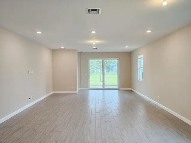 Living Room (2)
