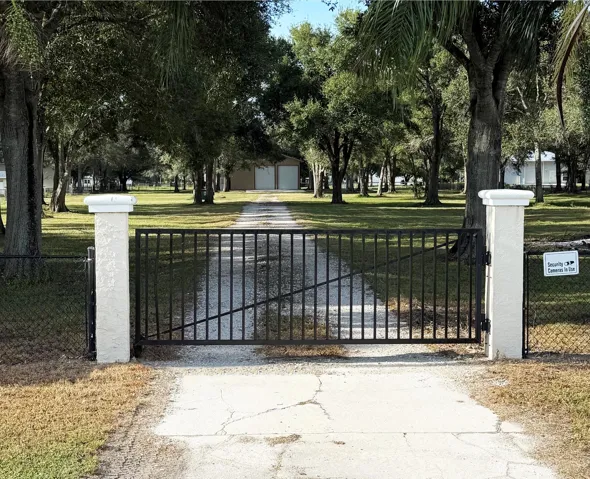 Gate