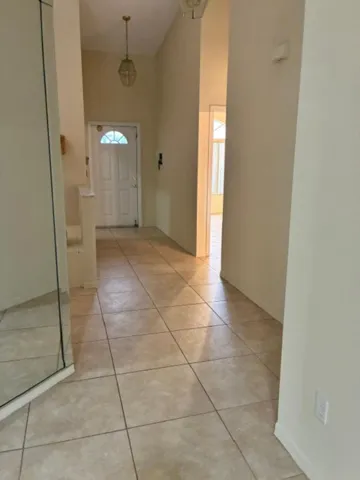 livingroom entrance