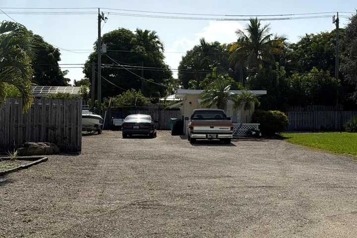 01 - 1007 NW 7th Ct - Street