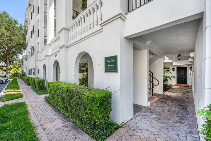 002-1212Southeast2ndCourt-103-FortLauder