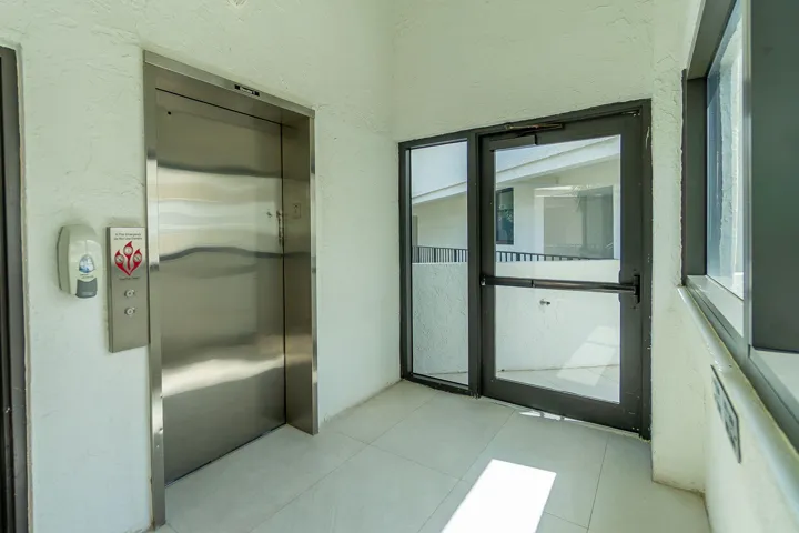 ELEVATOR TO 205N