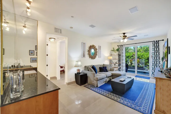 1st Fl Livingroom 1