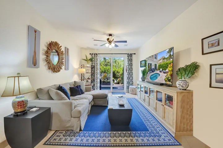 1st Fl Livingroom 2