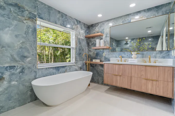 19-1132 NE 3rd Ave Boca Raton, FL-121