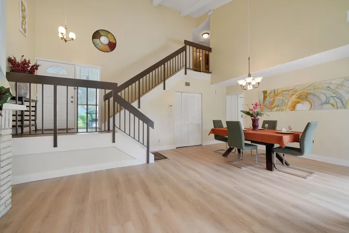 Living Room/Dining Area