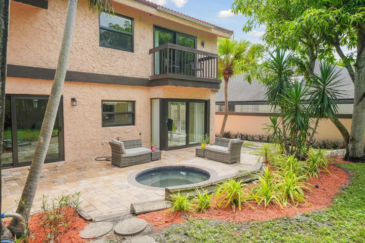Hot tub/backyard