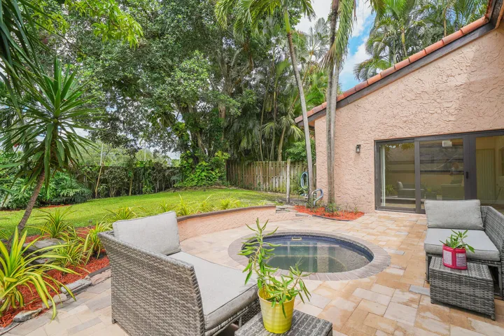 Hot tub/backyard