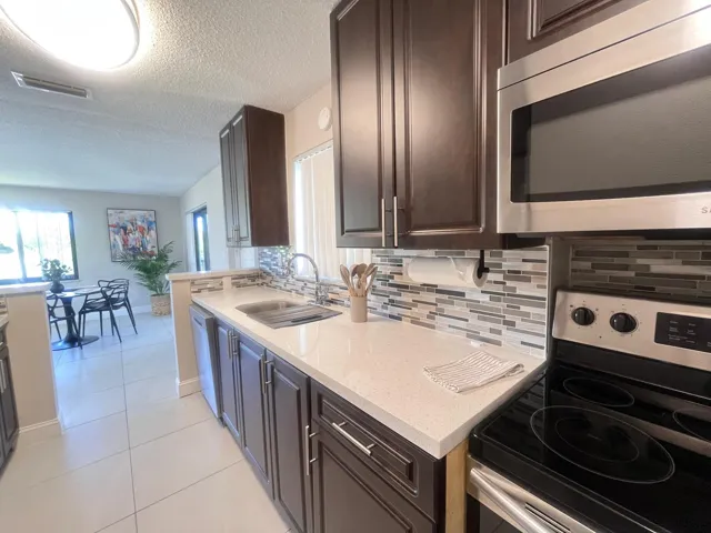 6499 Kitchen