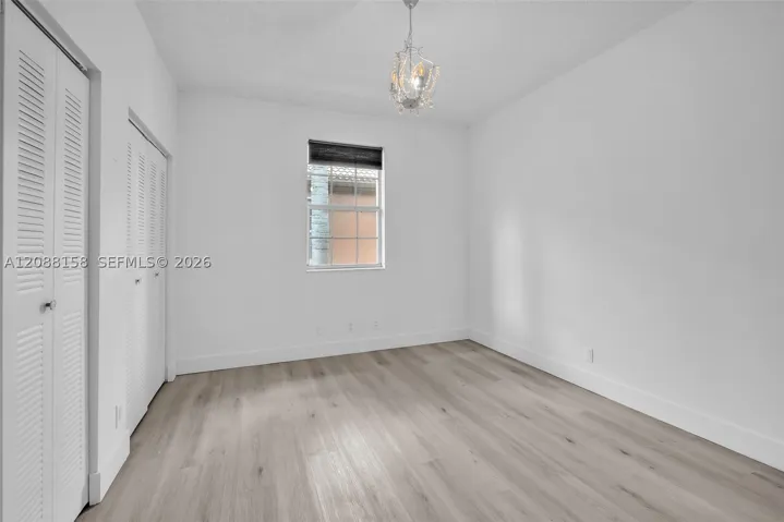 3rd bedroom, big closet