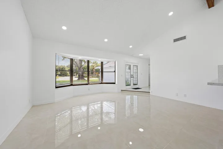 1633 Woods Bend Rd-12