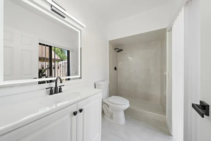 1633 Woods Bend Rd-3