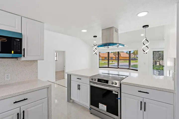 1633 Woods Bend Rd-11
