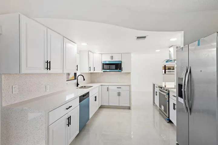 1633 Woods Bend Rd-10