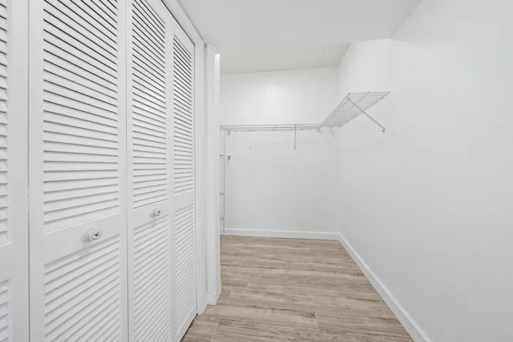 1633 Woods Bend Rd-20