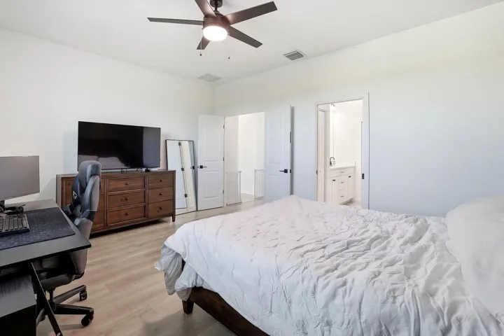 0H8A3707
