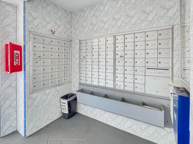 Mail