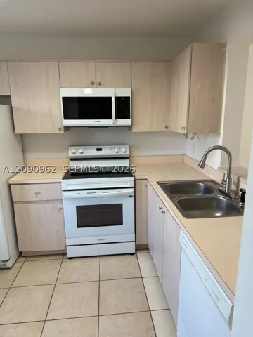 8740 N Sherman Cir 102, Miramar, Florida 33025