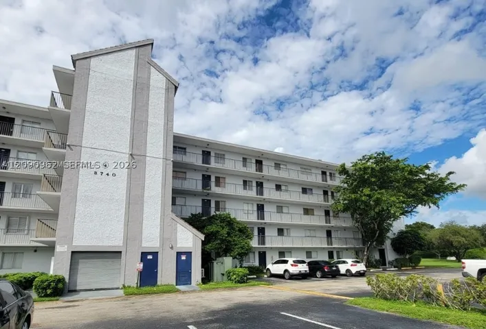 8740 N Sherman Cir 102, Miramar, Florida 33025
