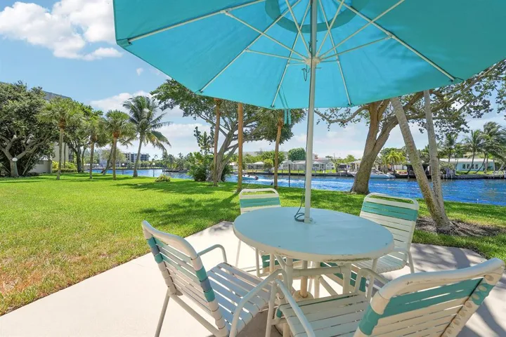 14 Royal Palm patio