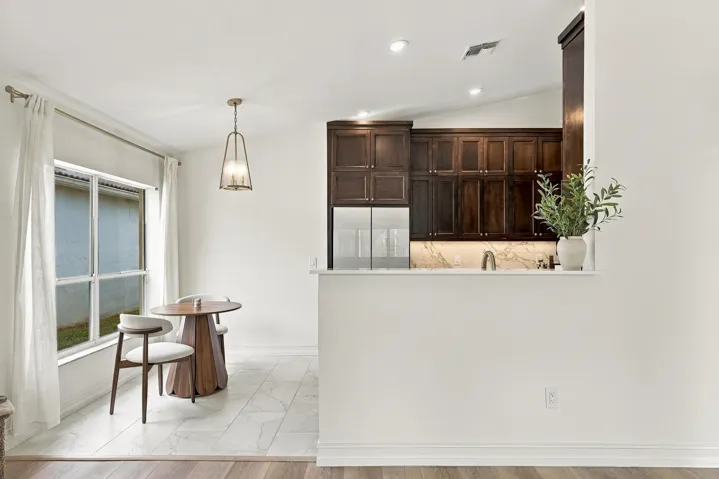 SERVING BAR