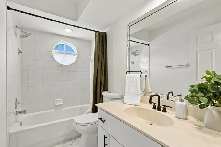 FULL BATH