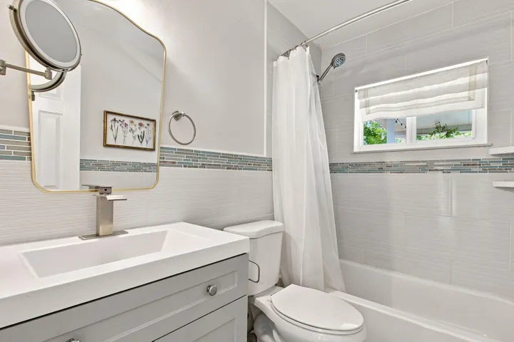18-web-or-mls-3130-n-72nd-terrace
