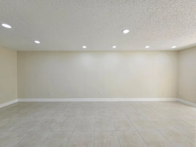 Living - Dining (4)