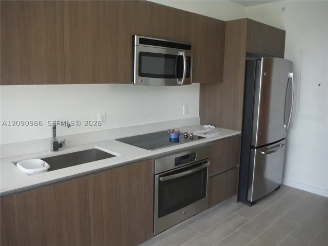 1600 Sw 1st Ave 811, Miami, Florida 33129